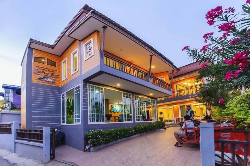Hotel The Harbor Front เกาะล้าน Zewnętrze zdjęcie